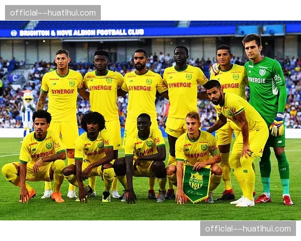 朗斯对阵南特比赛因球迷投掷杂物中断15分钟,主裁判出示红牌清场 朗斯对阵南特比赛因球迷投掷杂物中断15分钟,主裁判出示红牌清场